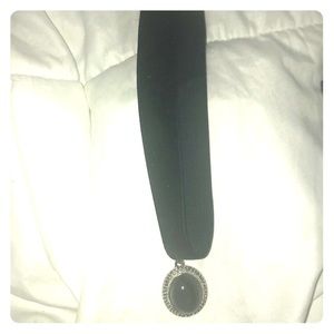 Black mood choker